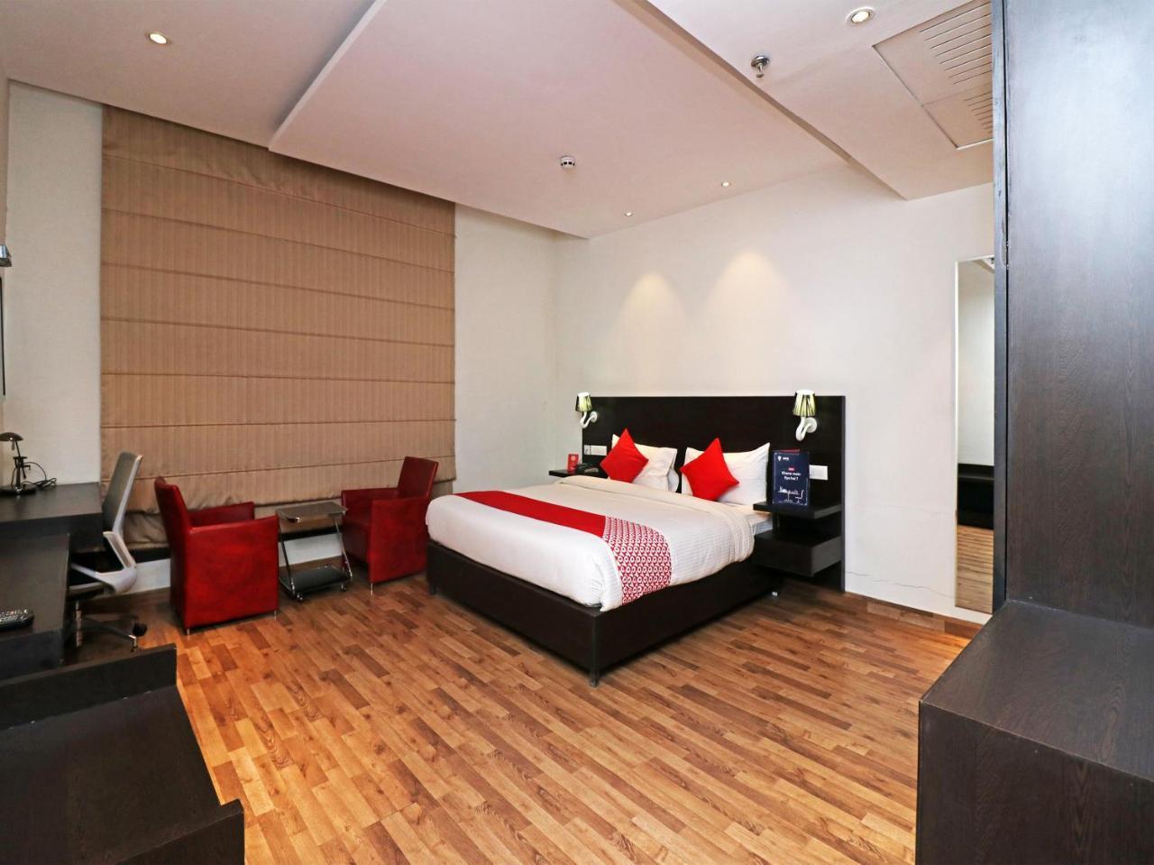 Capital O 19296 Joy Inn & Suites Bhiwadi Kültér fotó