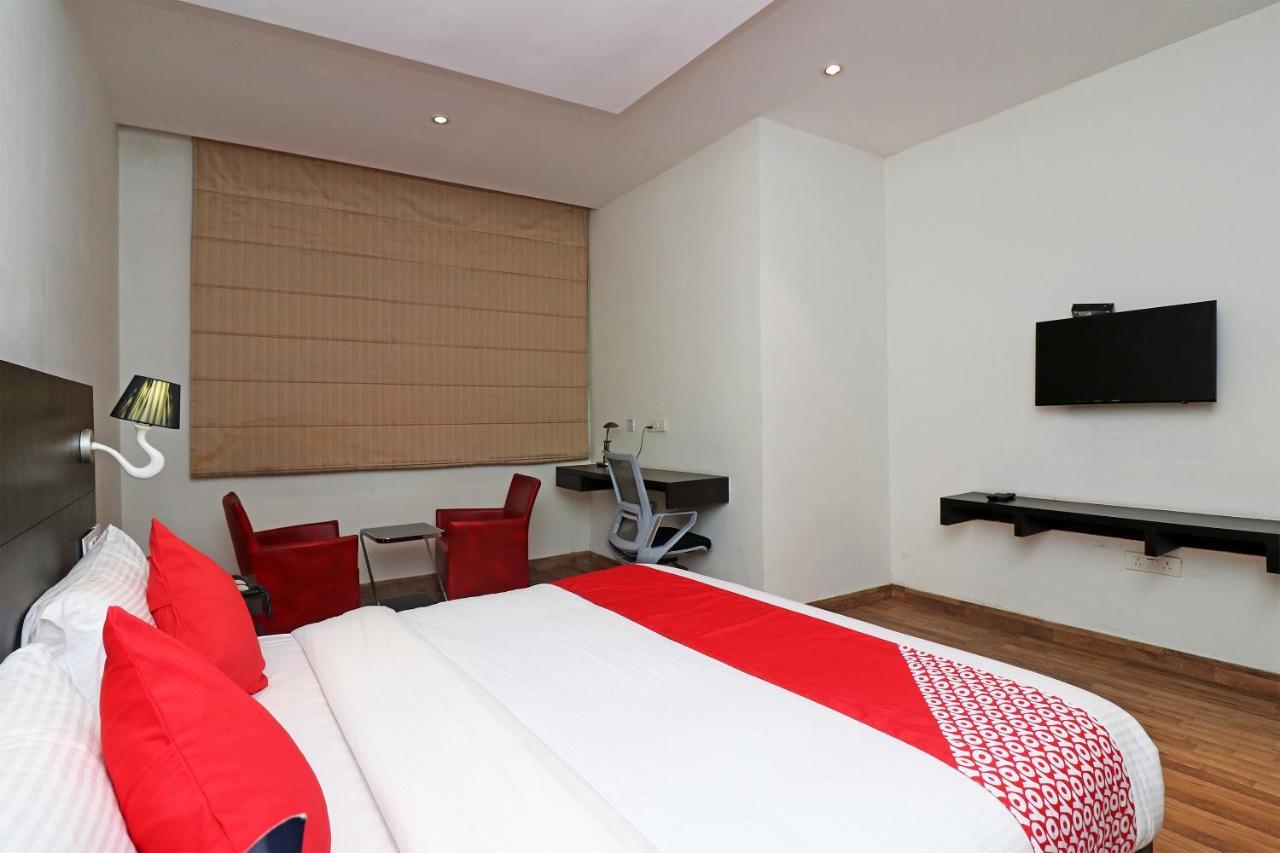 Capital O 19296 Joy Inn & Suites Bhiwadi Kültér fotó