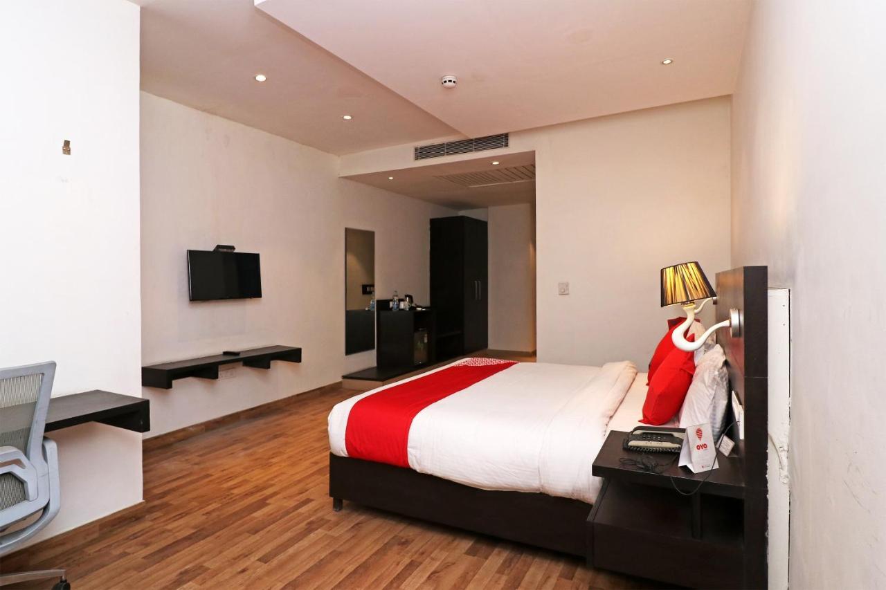 Capital O 19296 Joy Inn & Suites Bhiwadi Kültér fotó